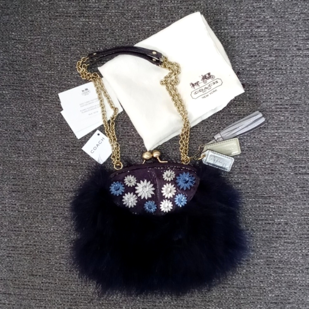 ๐RARE Coach๐ - Navy/Gold Poppy Feathered & Jeweled Frame Clutch Bag